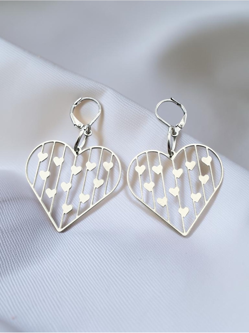 🆕 Caged Hearts Dangle Earrings
